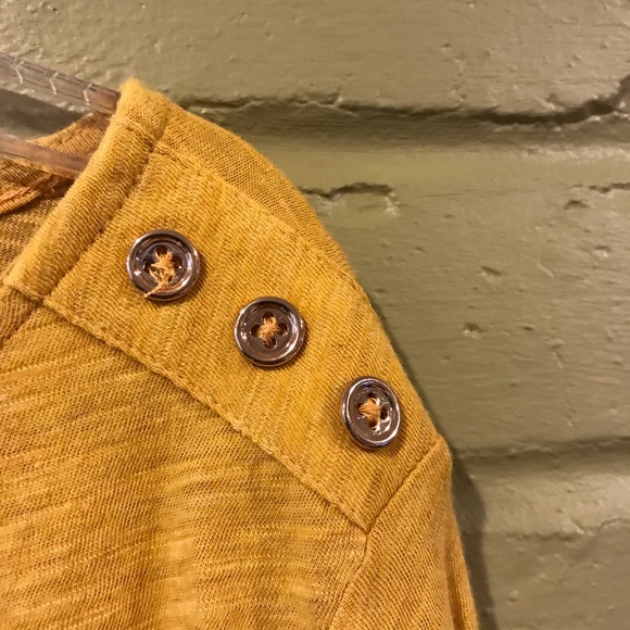 A New Day Gold Top - Picture 3 of 5